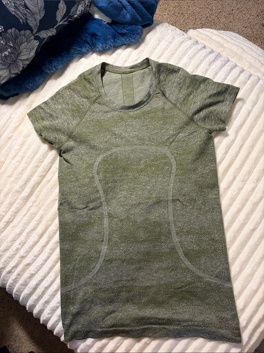 Lululemon short sleeve swiftly, size 8